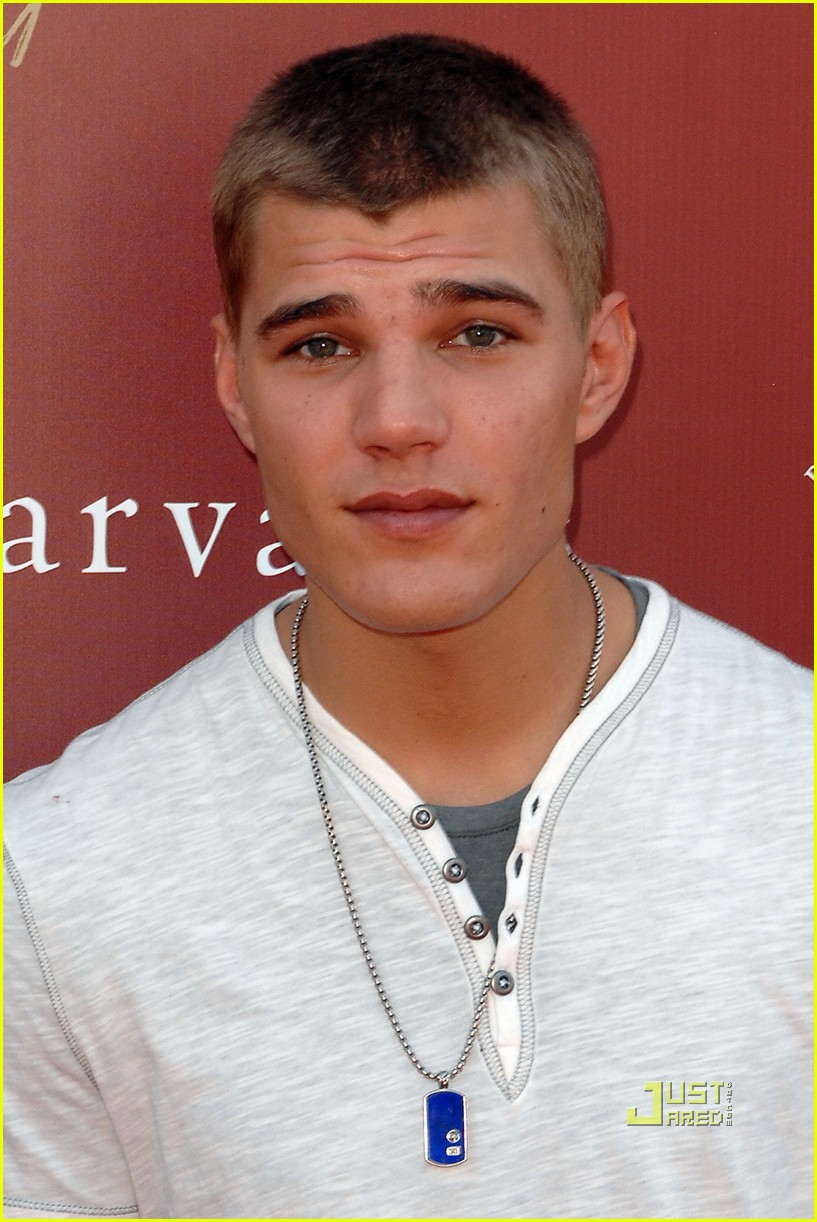 chris-zylka-wedding