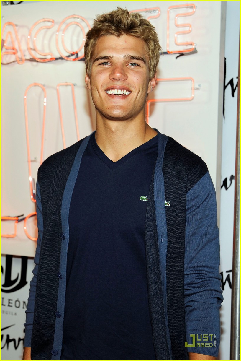 chris-zylka-young