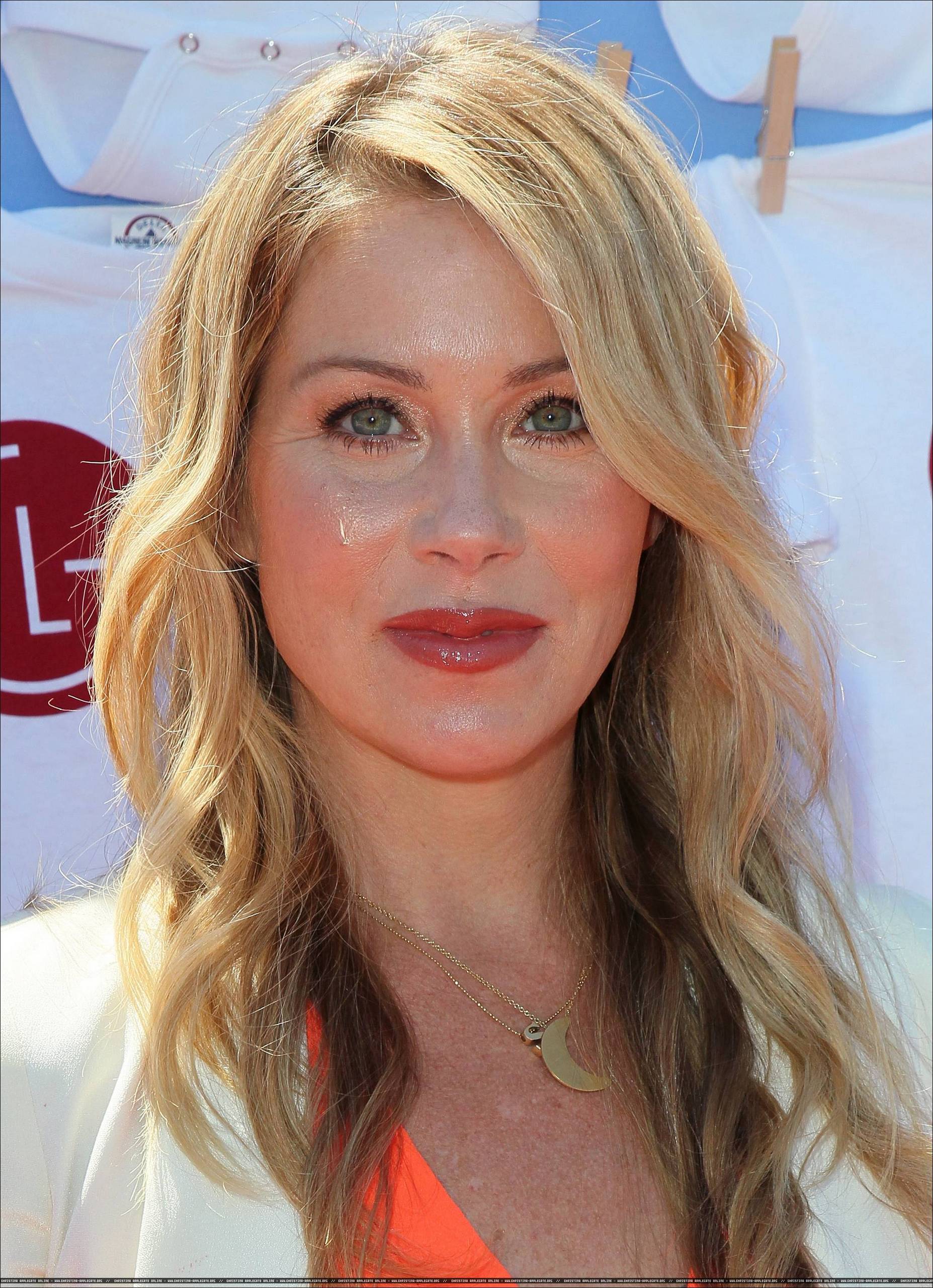 Pictures of Christina Applegate - Pictures Of Celebrities