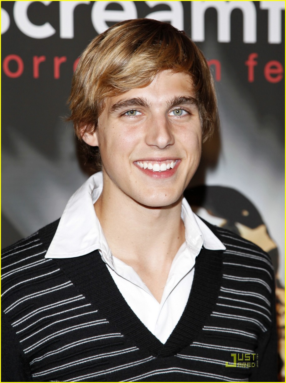 best-pictures-of-cody-linley
