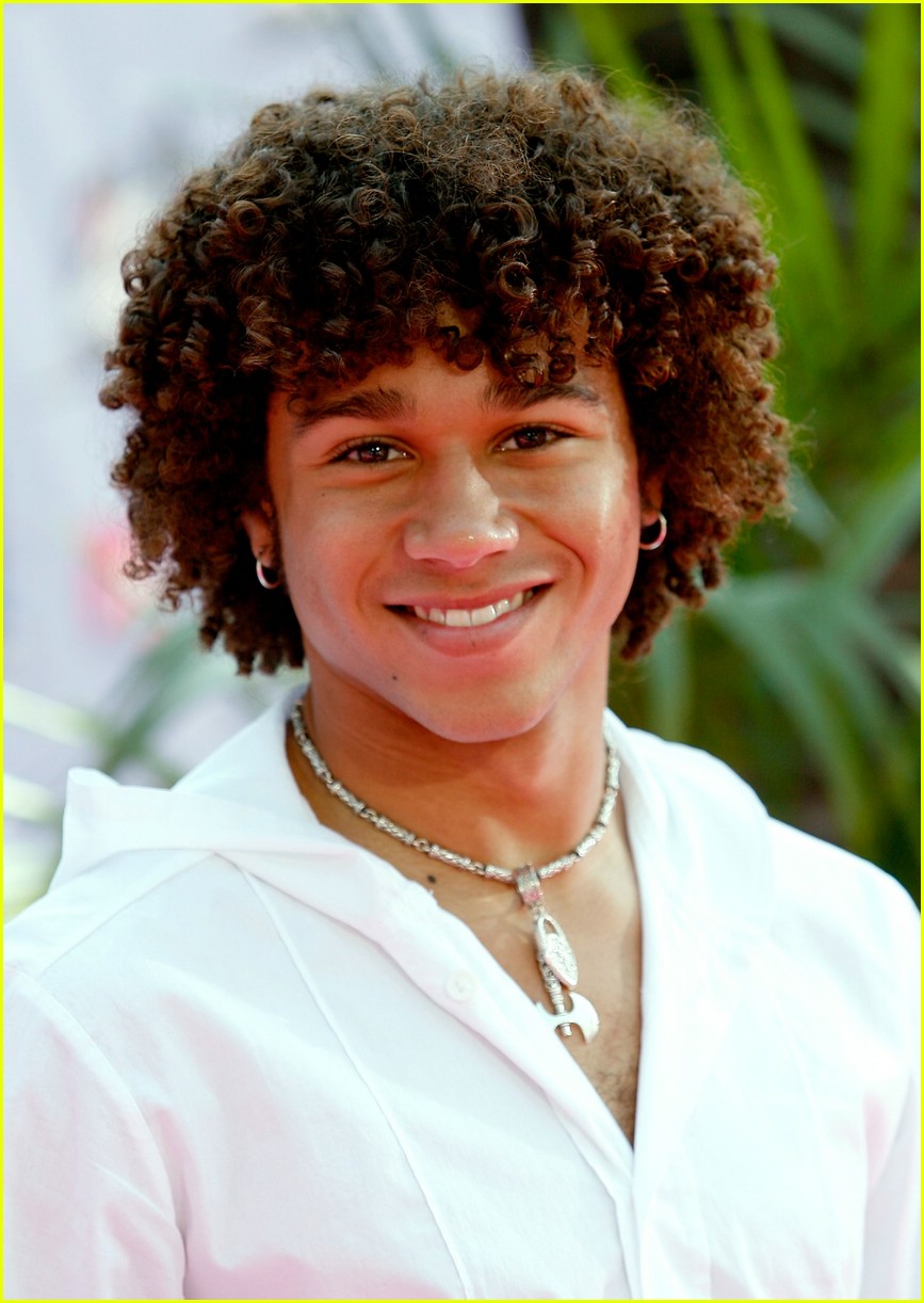 corbin-bleu-photos