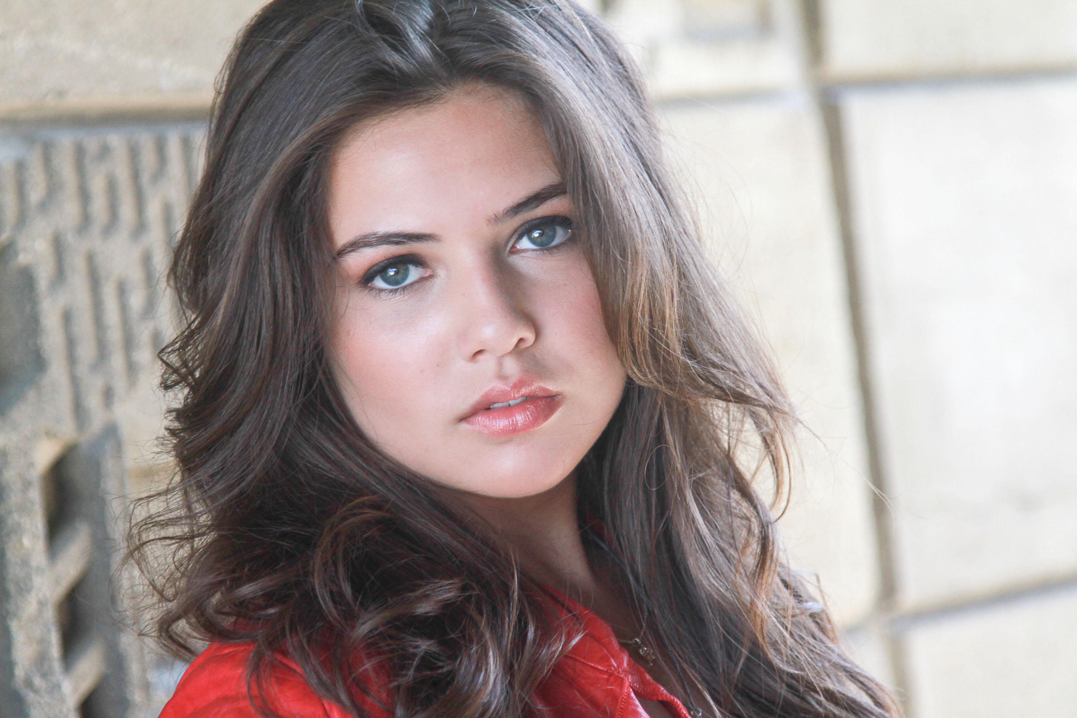 danielle-campbell-images