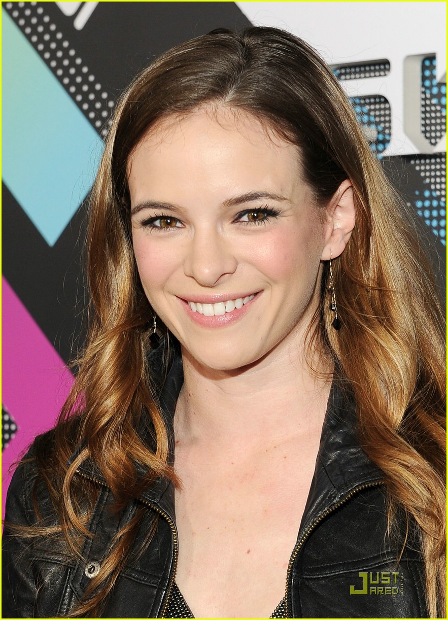 danielle-panabaker-party