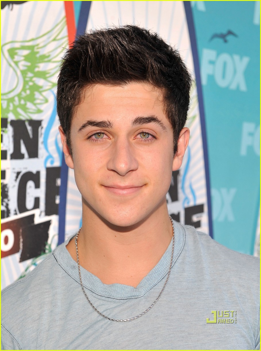 david-henrie-2015