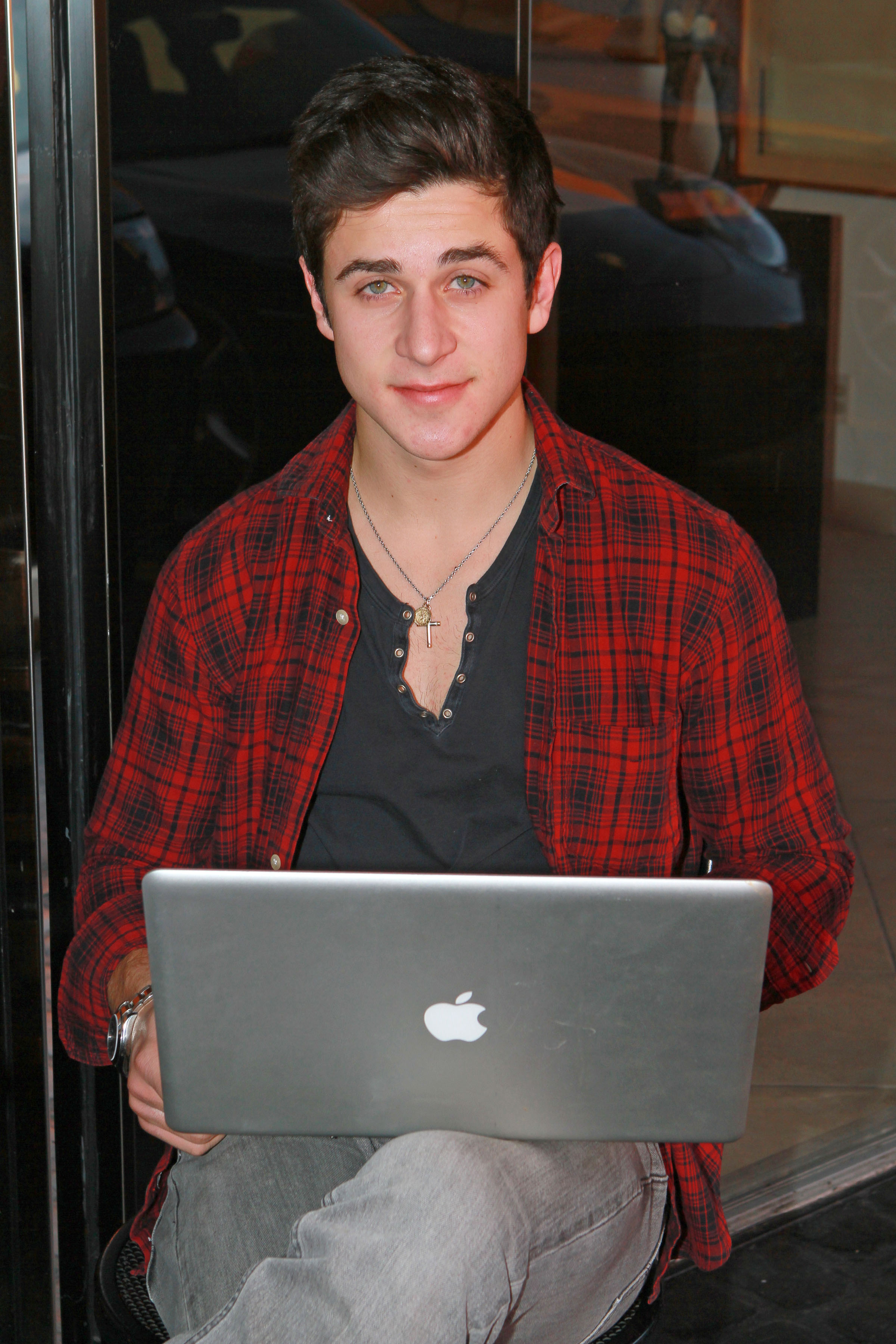 david-henrie-net-worth