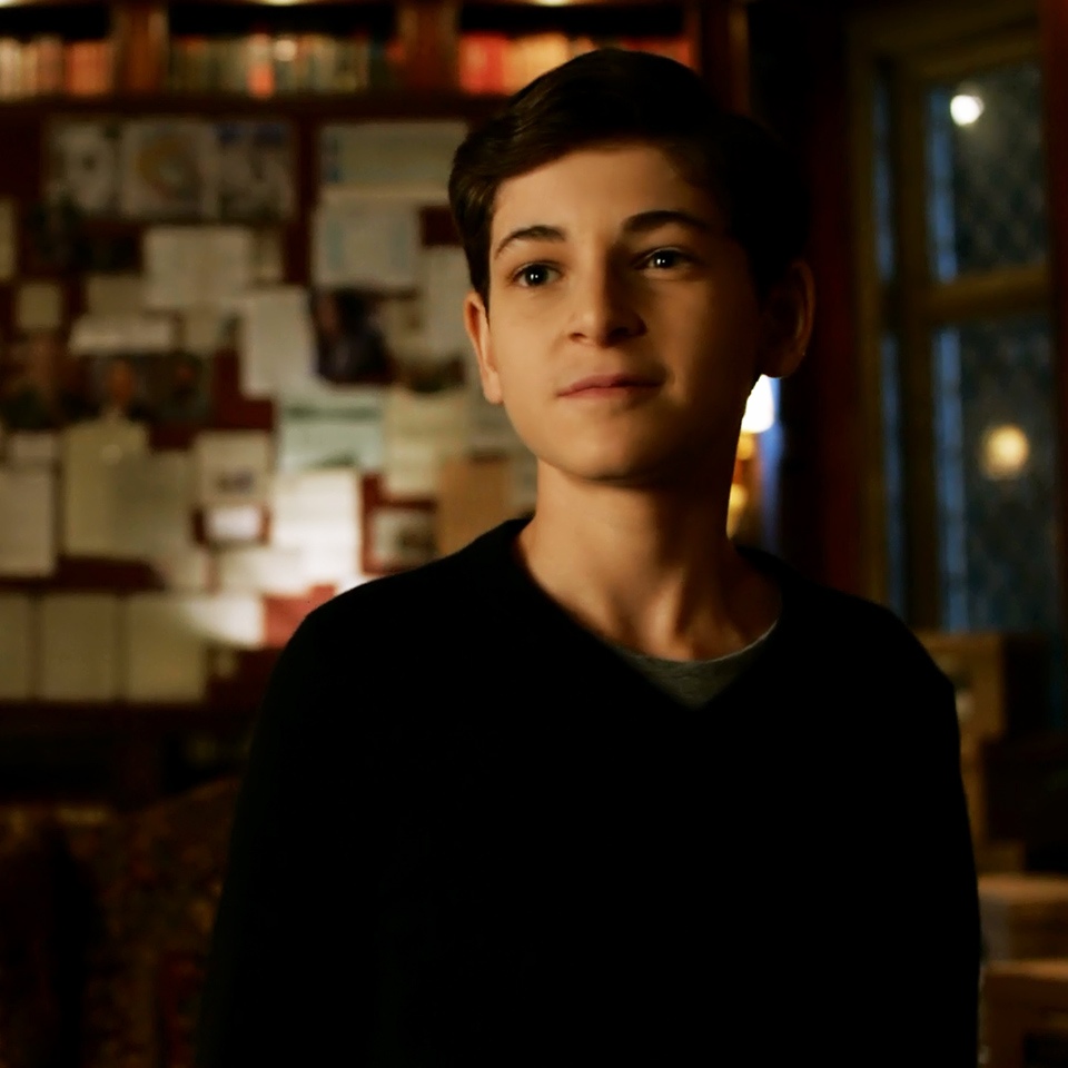 best-pictures-of-david-mazouz