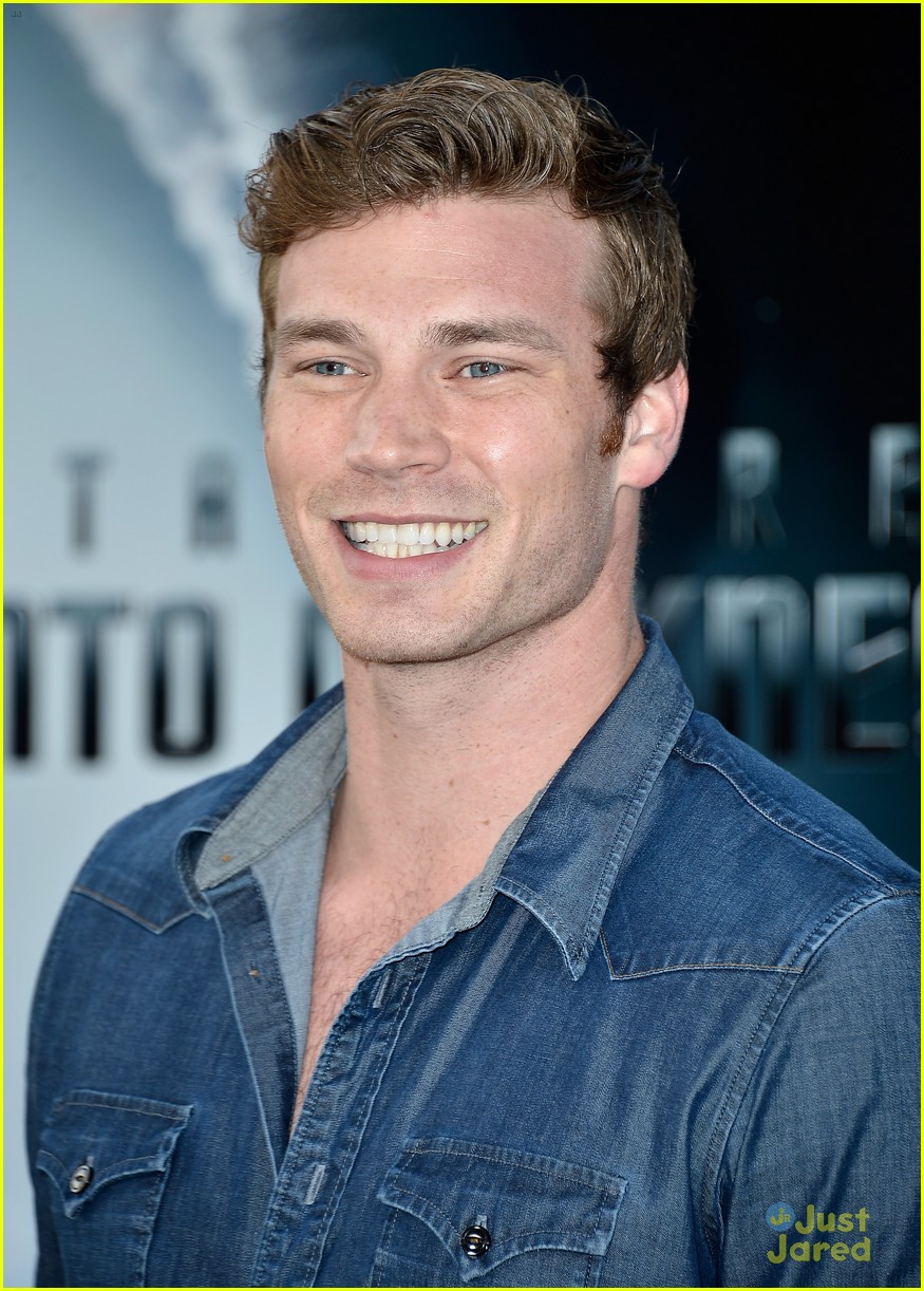 photos-of-derek-theler