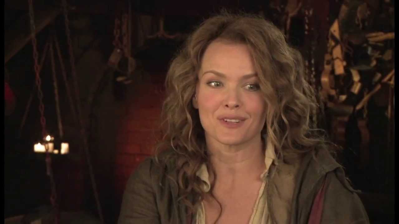 dina-meyer-wallpapers