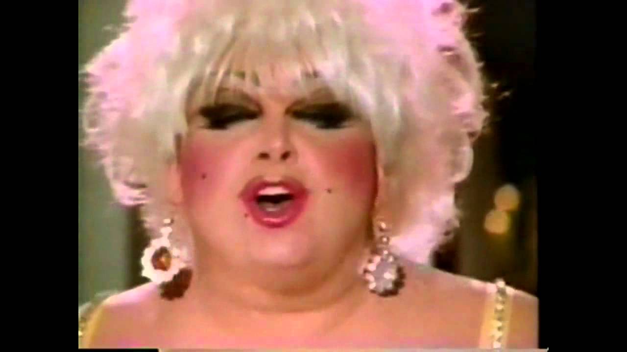 best-pictures-of-divine-performer