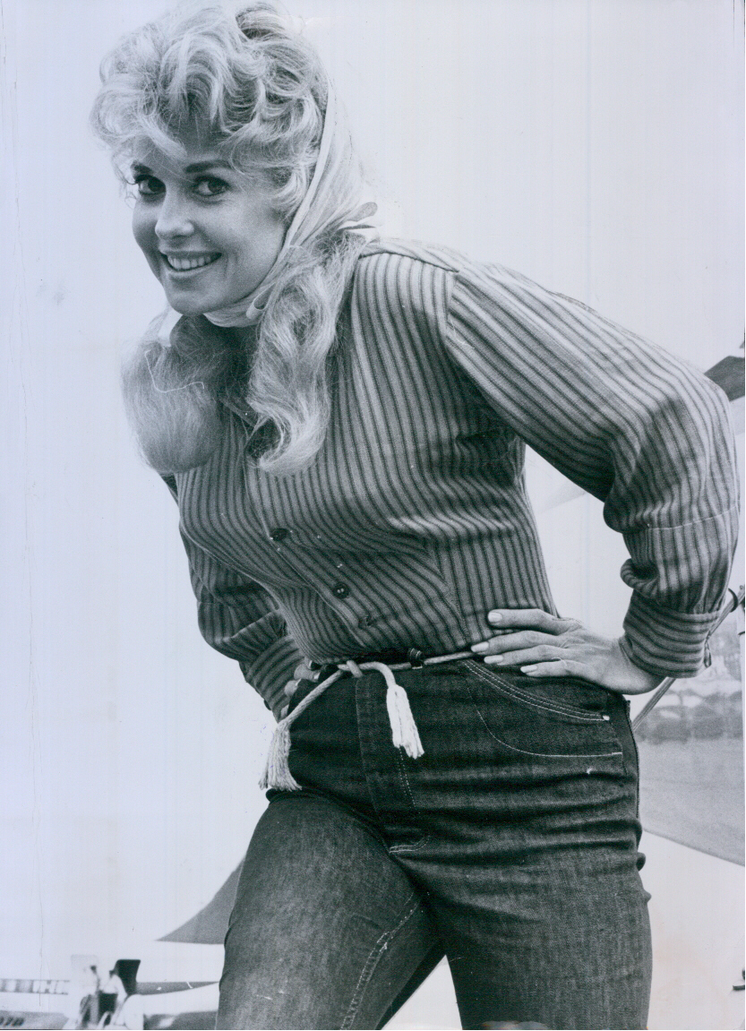 donna-douglas-gossip