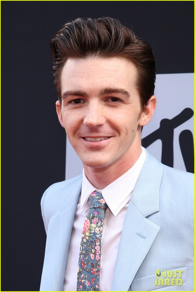 drake-bell-2016