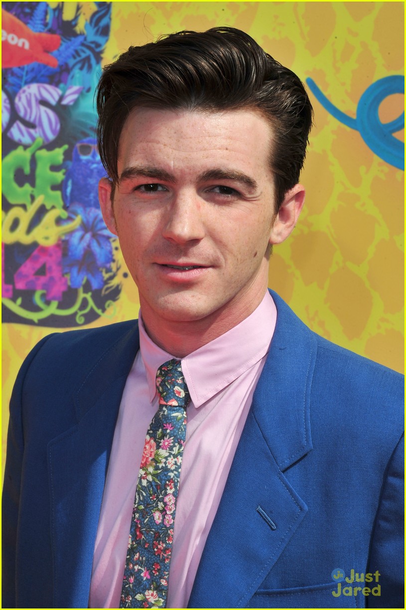 drake-bell-wallpapers