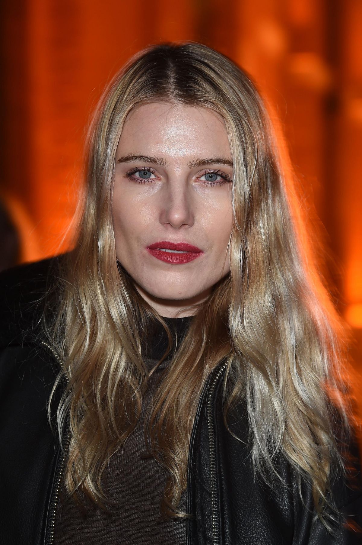 dree-hemingway-wallpaper