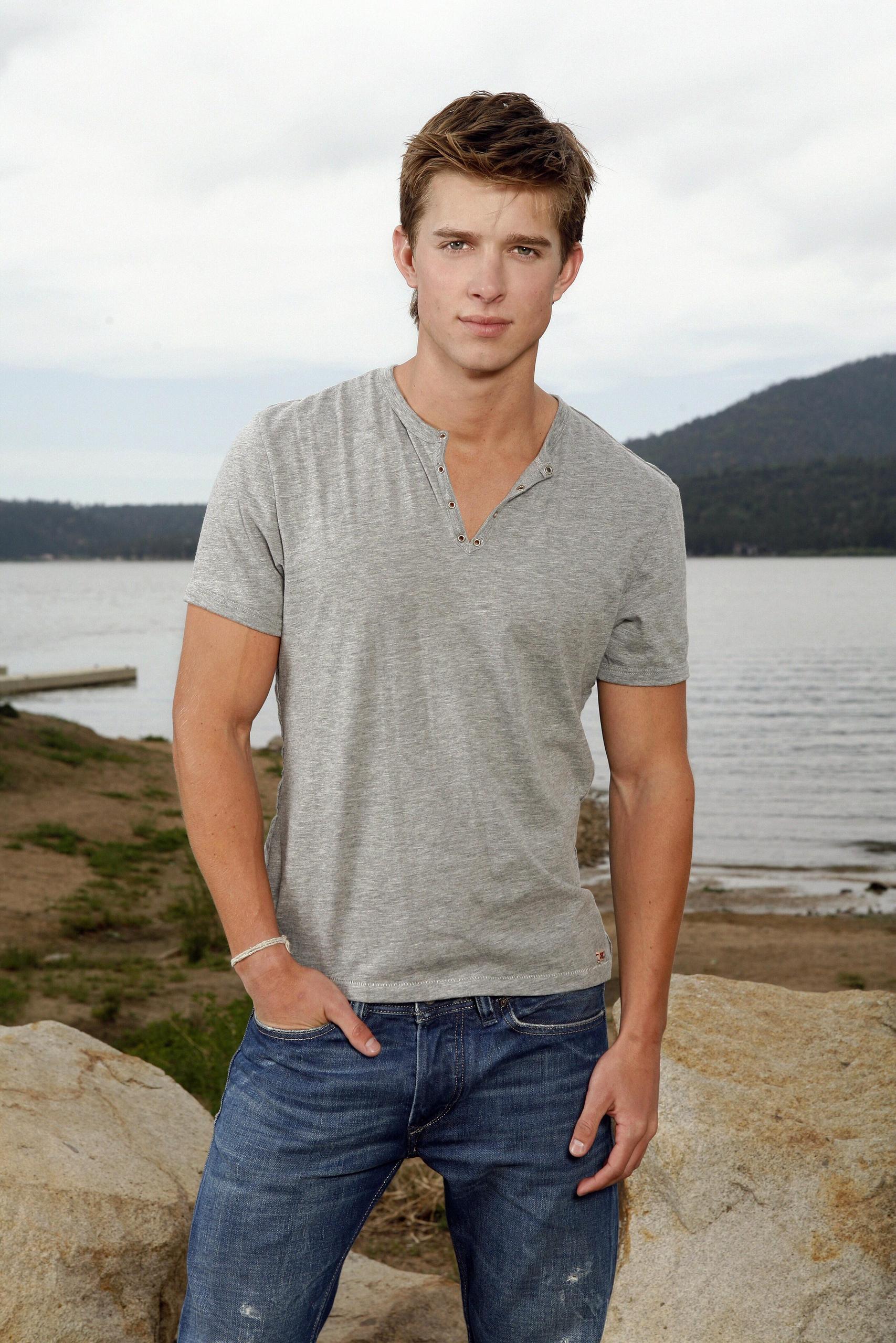 drew-van-acker-pictures