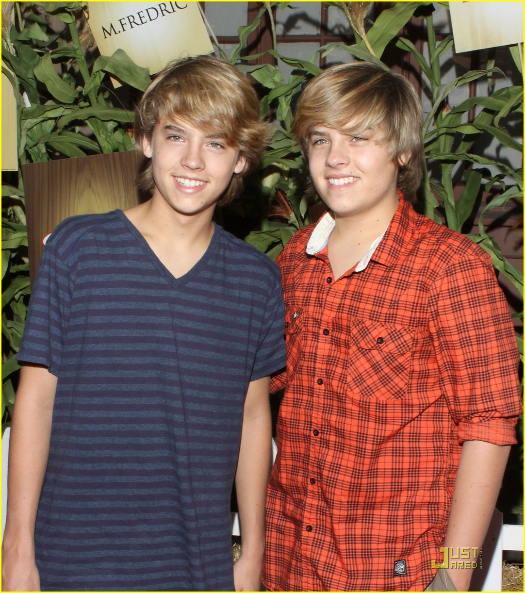 dylan-and-cole-sprouse-family
