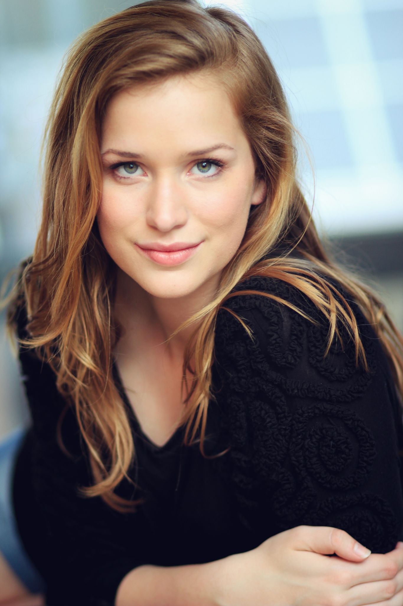 elizabeth-lail-images