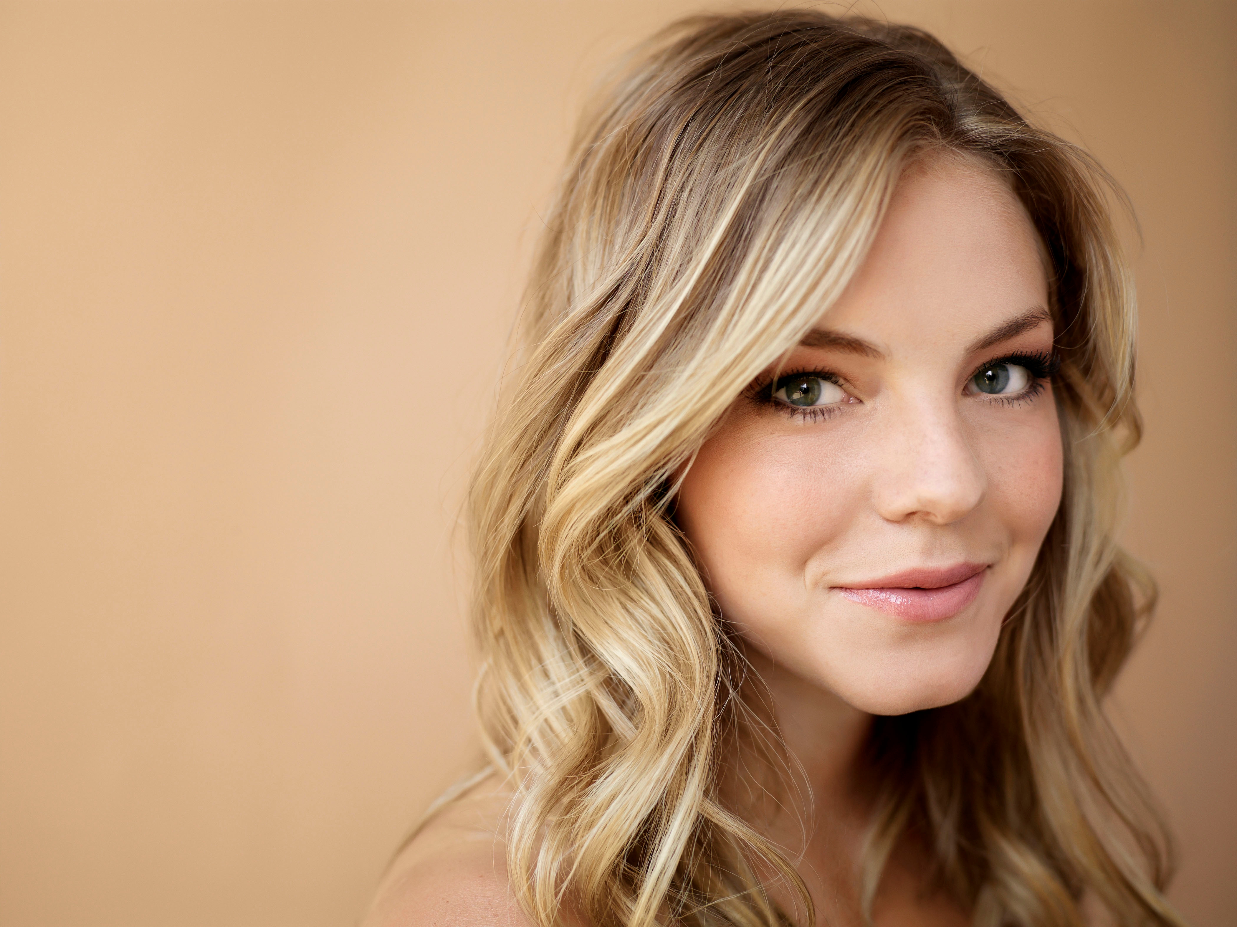 eloise-mumford-scandal