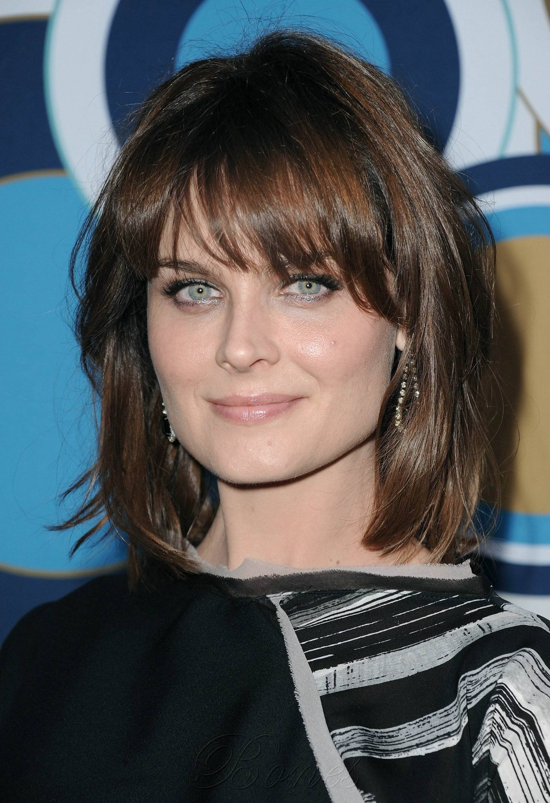 emily-deschanel-young