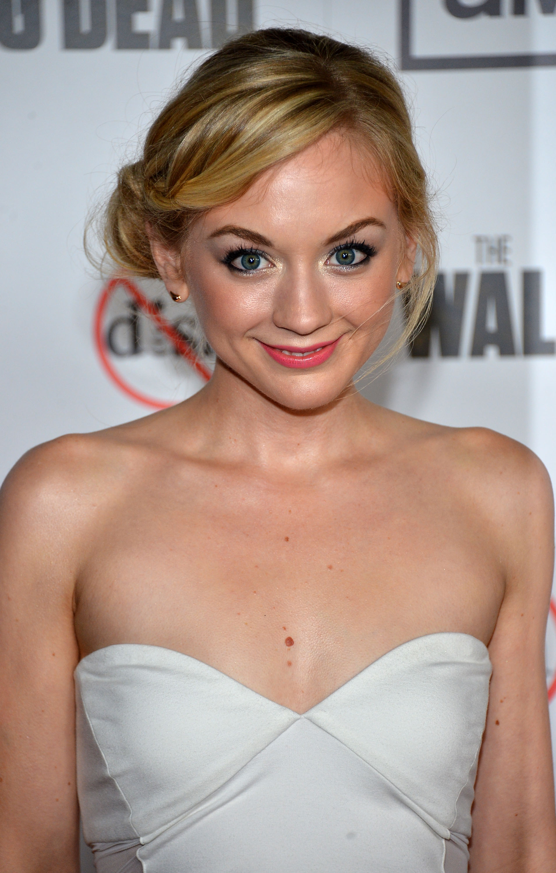 emily-kinney-photos