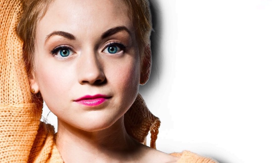 emily-kinney-summertime