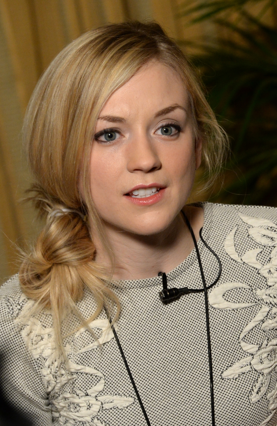 emily-kinney-wallpaper