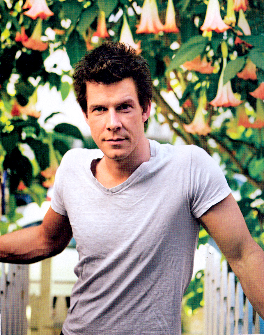 eric-mabius-2015