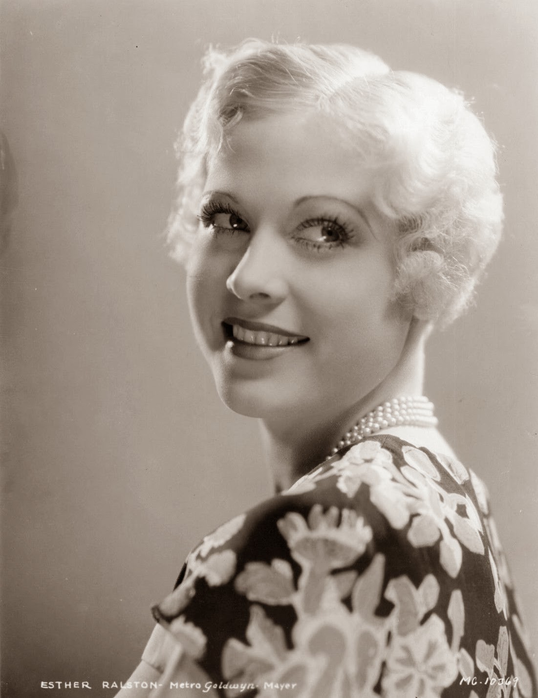 esther-muir-wallpapers