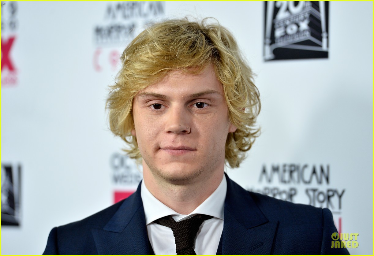 evan-peters-family