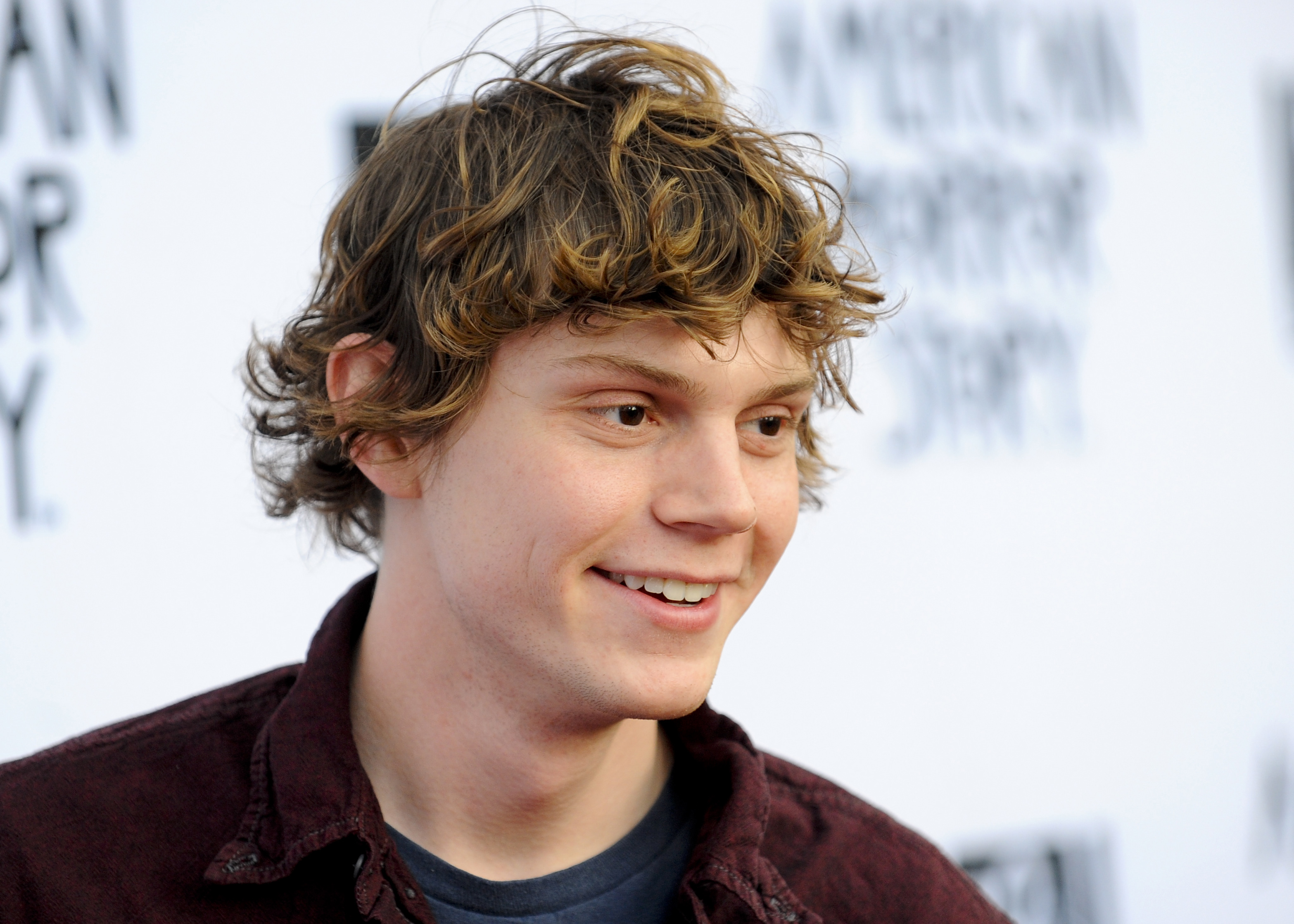 evan-peters-pictures