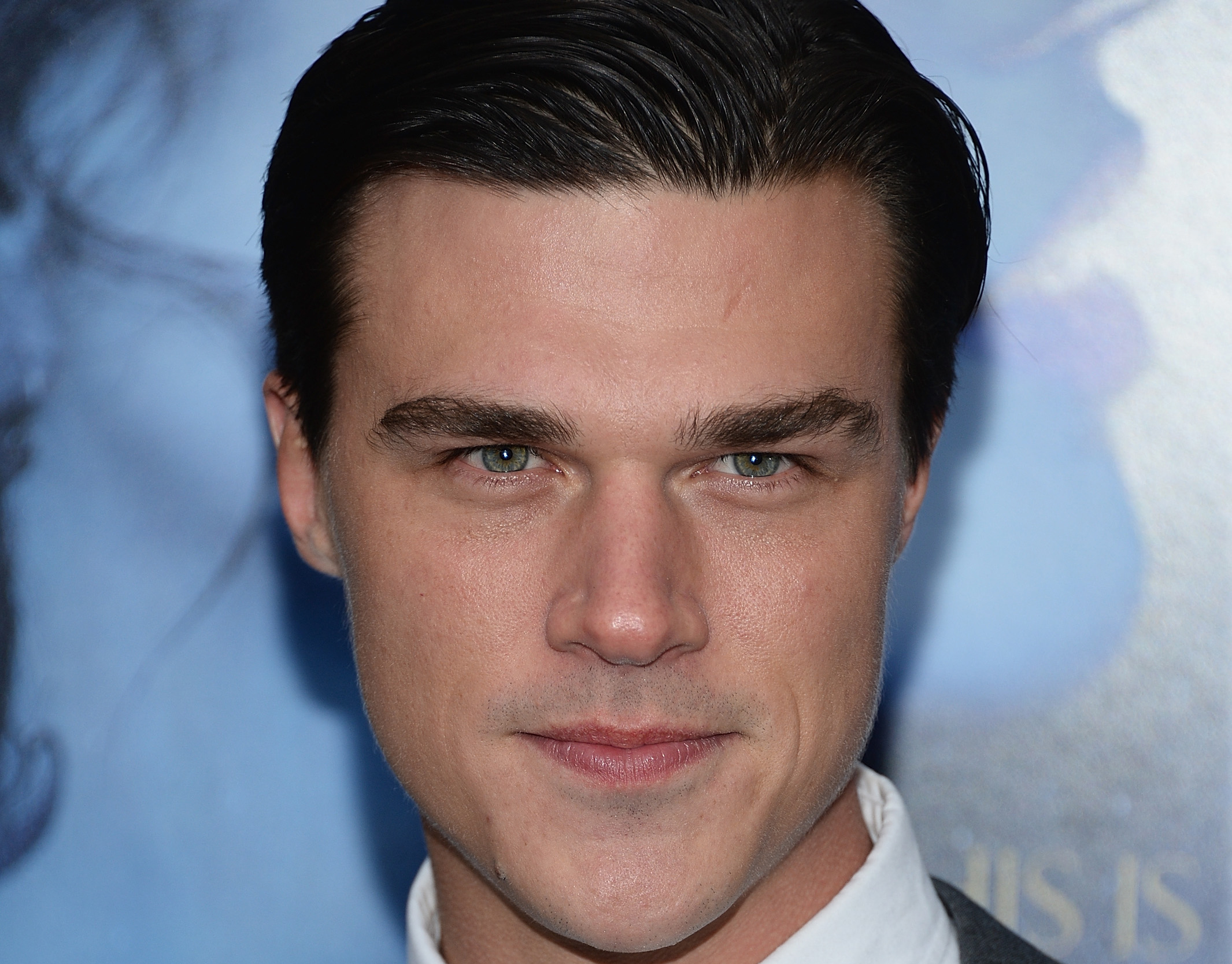 finn-wittrock-family