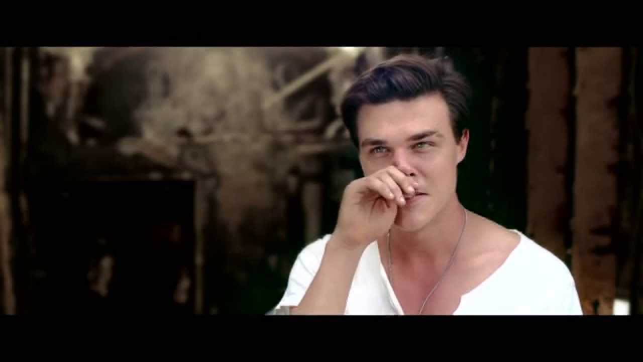 finn-wittrock-house