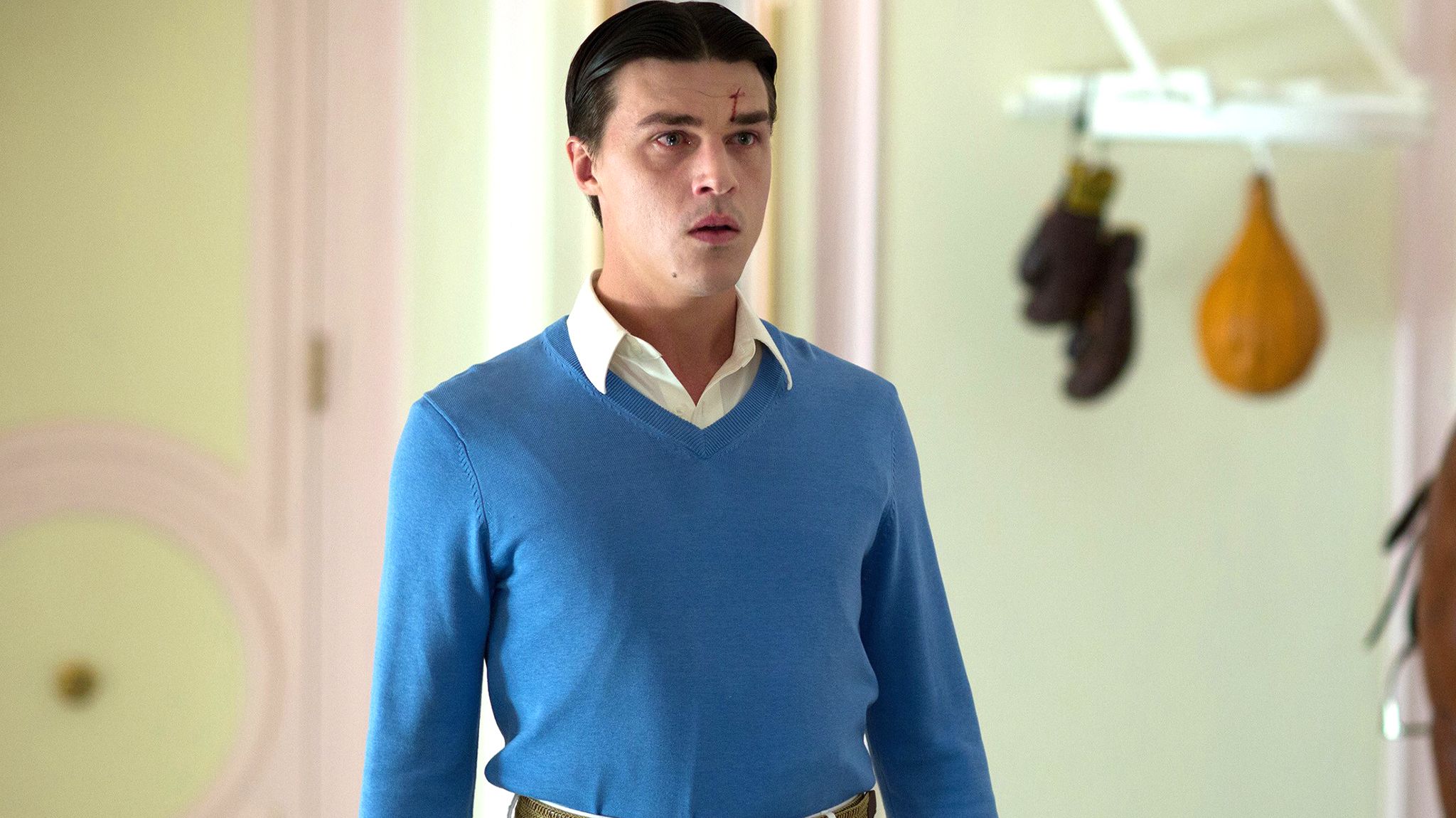 finn-wittrock-scandal