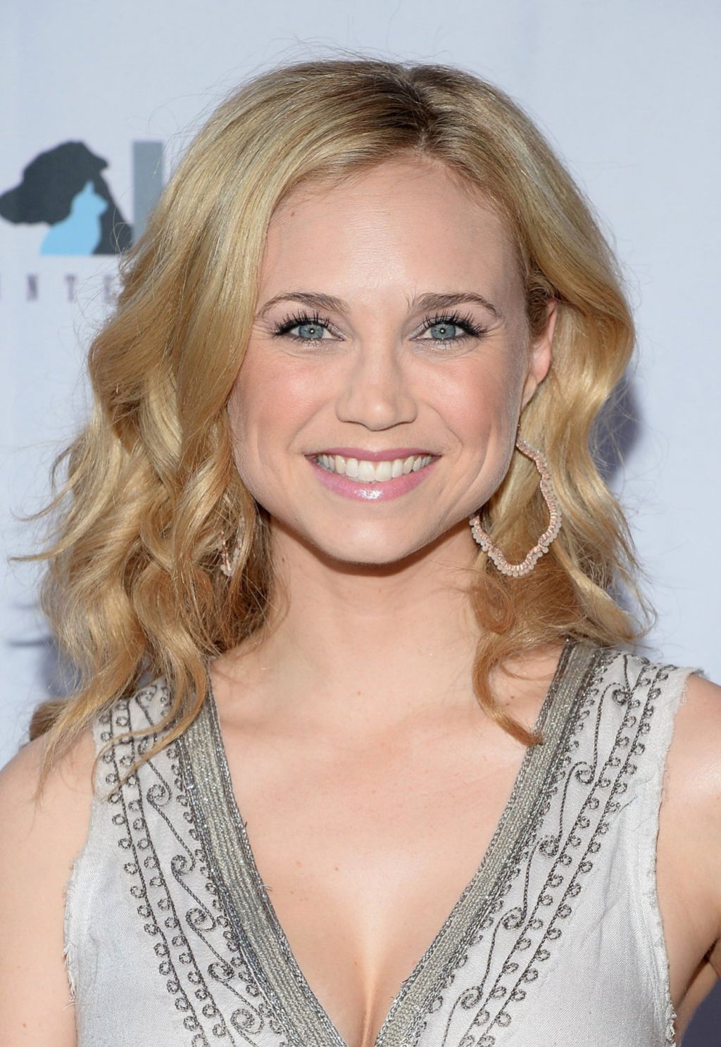 fiona-gubelmann-net-worth