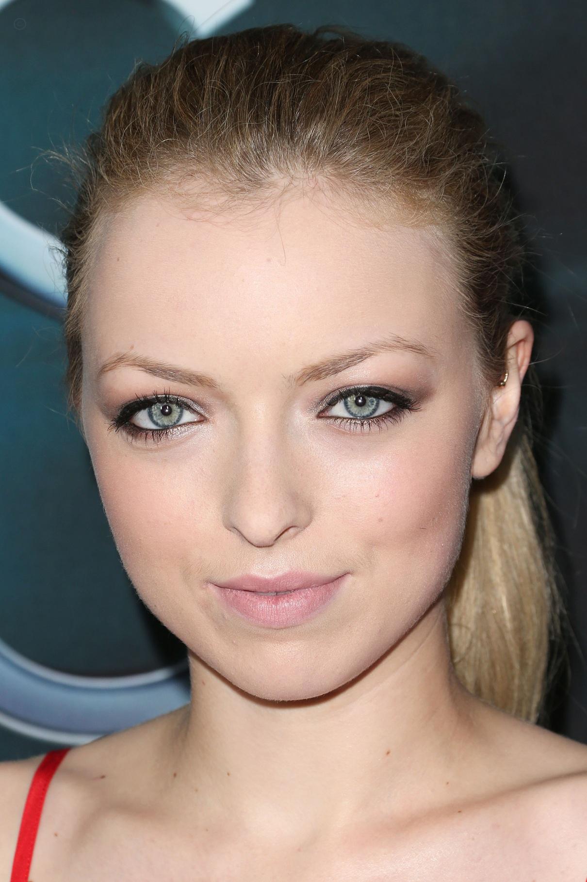 francesca-eastwood-photos