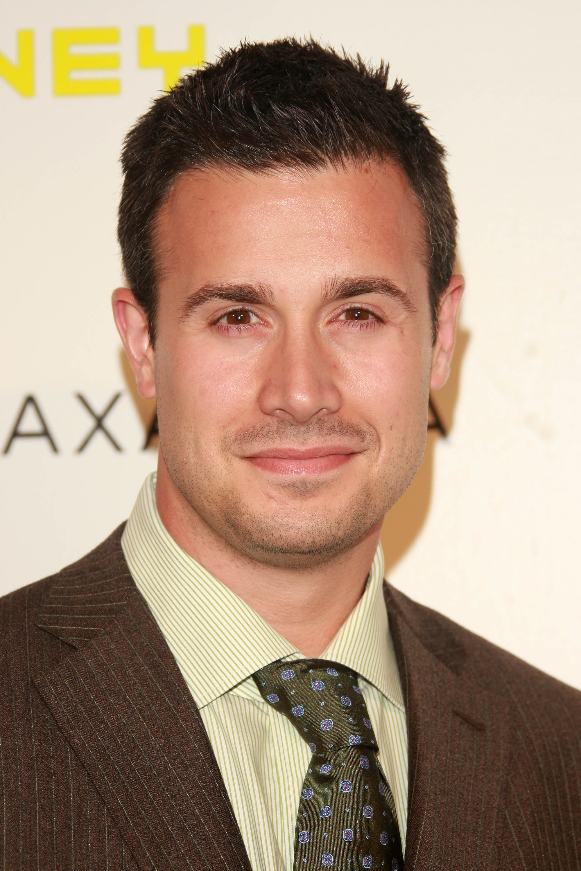 best-pictures-of-freddie-prinze-jr