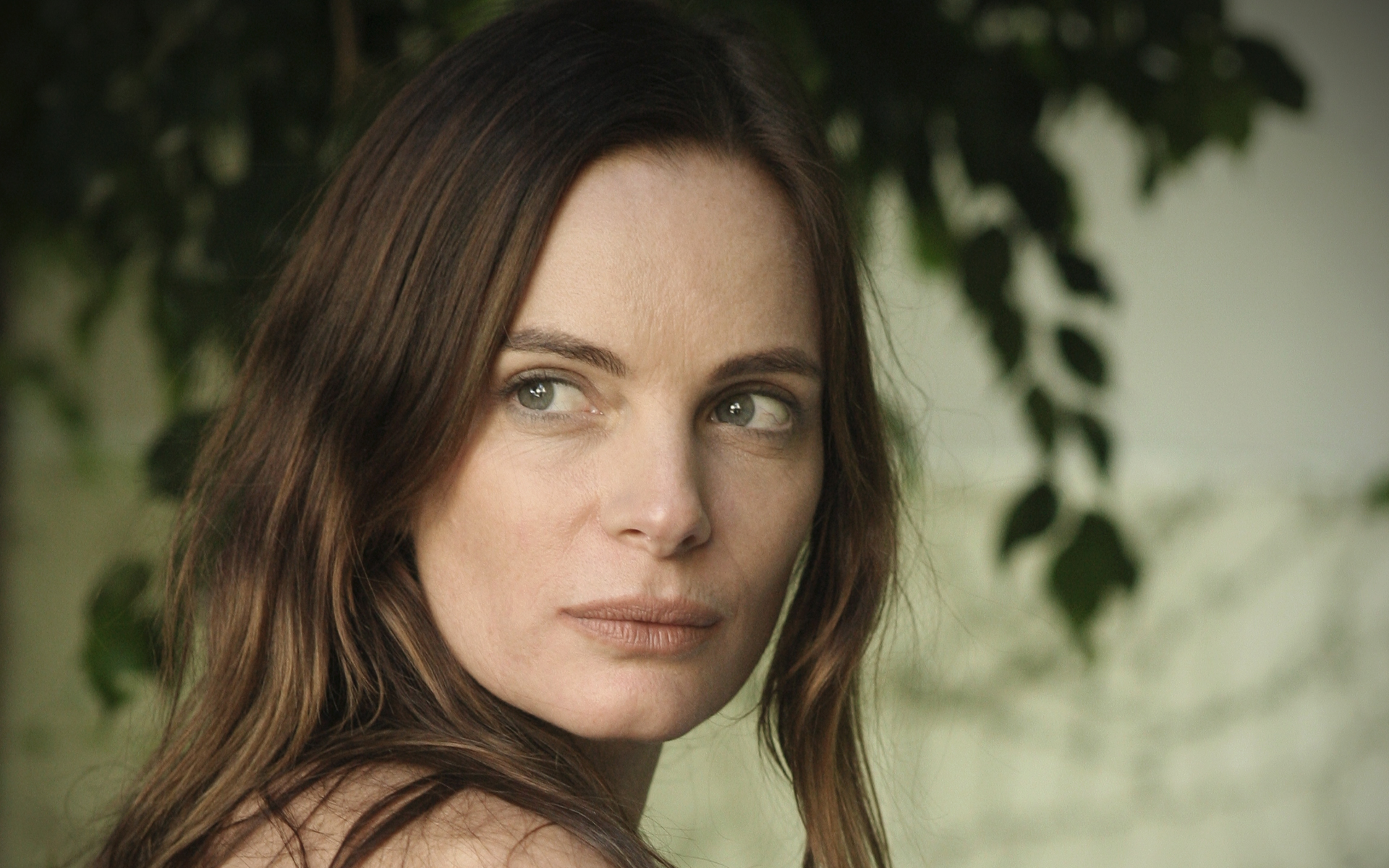 gabrielle-anwar-wallpaper