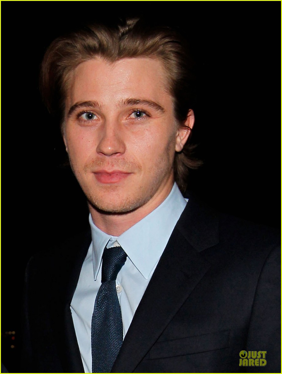 garrett-hedlund-net-worth