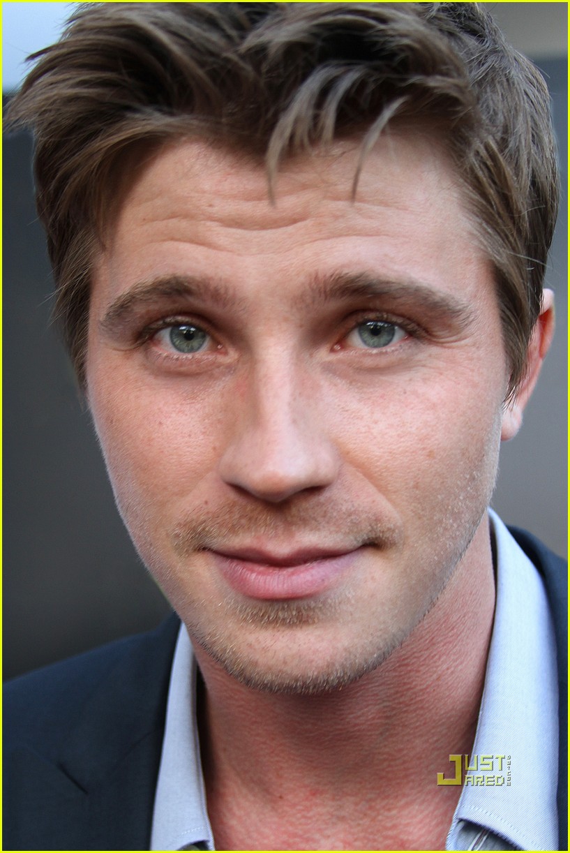 garrett-hedlund-summertime