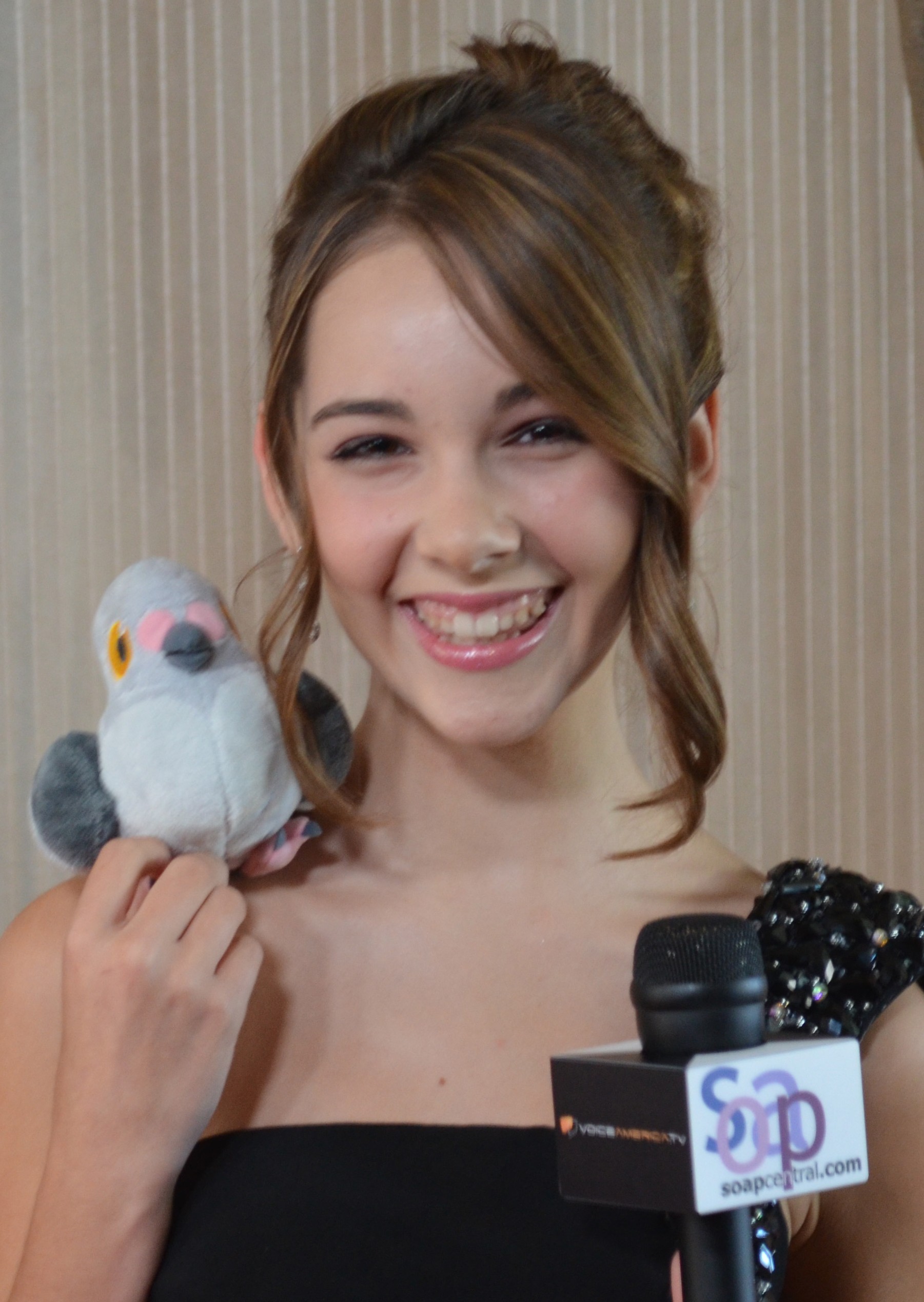 haley-pullos-images