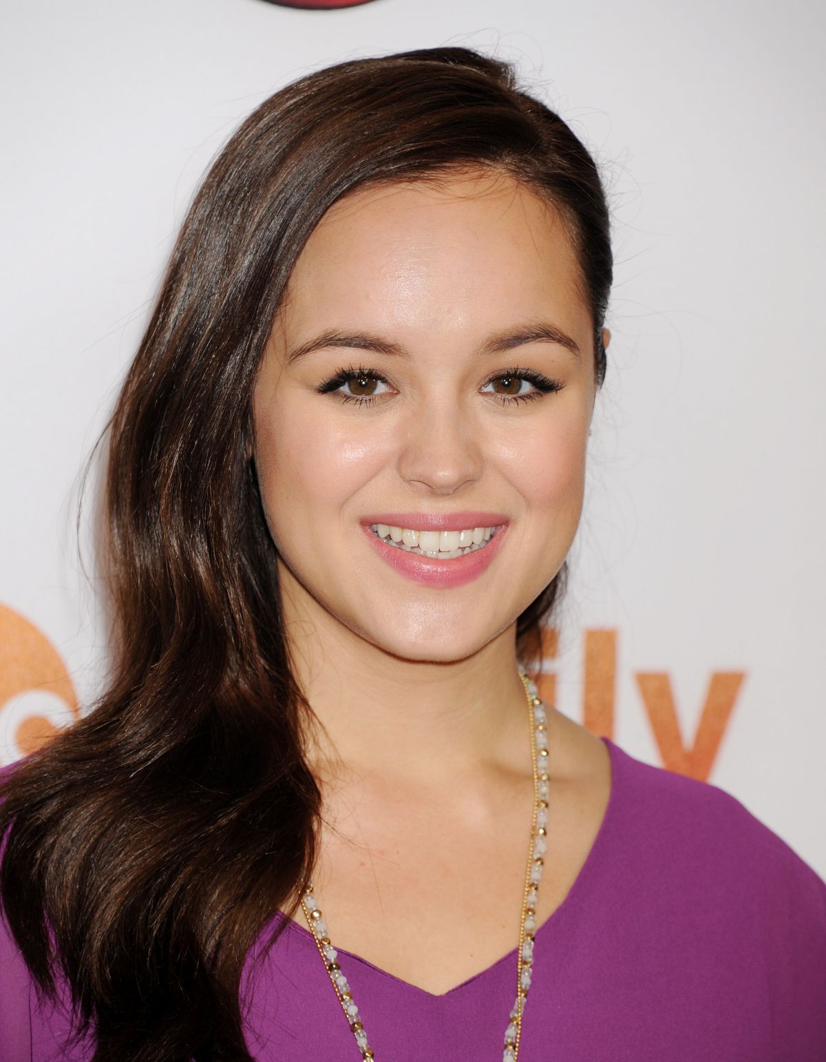 hayley-orrantia-hd-wallpaper