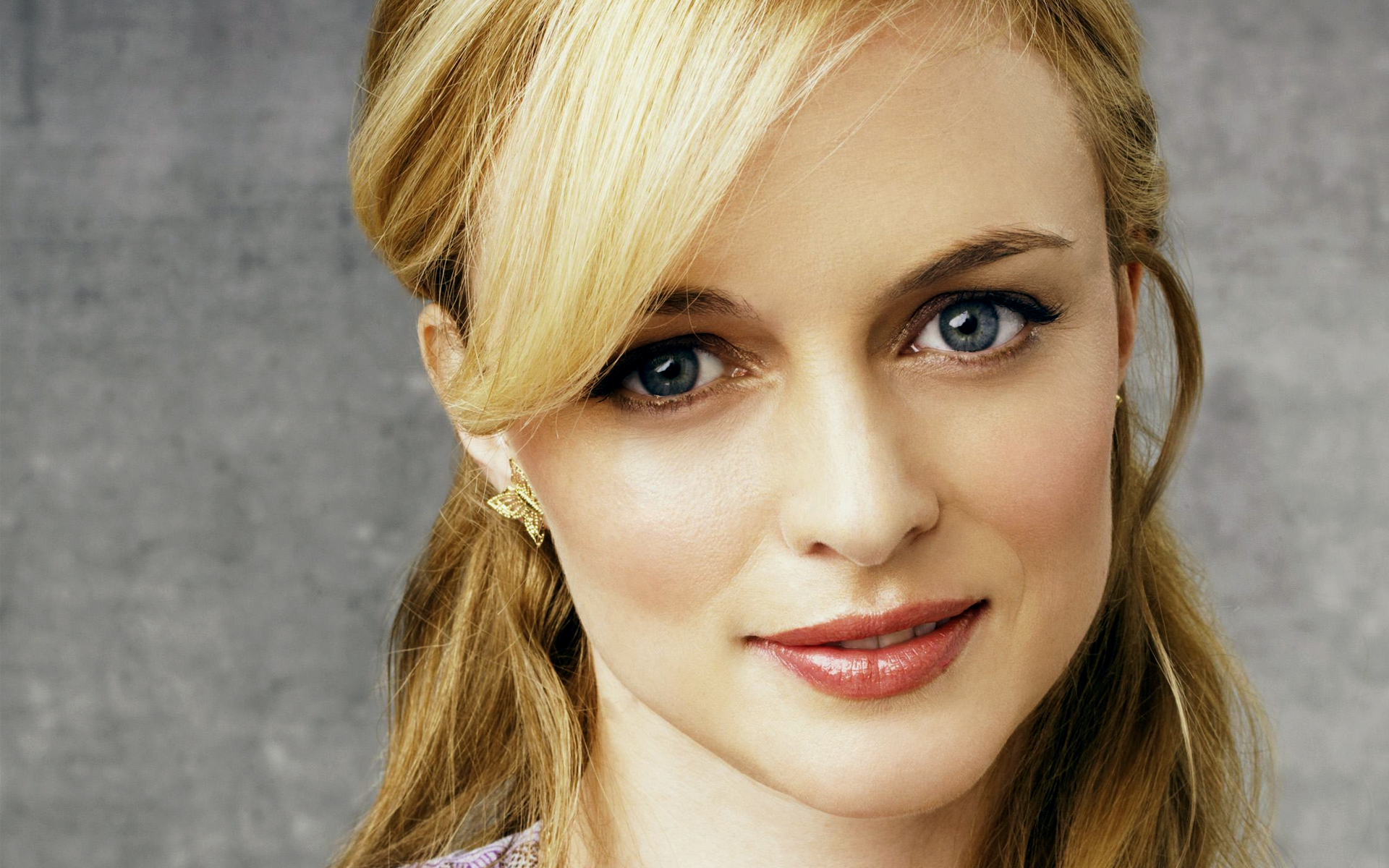 heather-graham-wallpaper