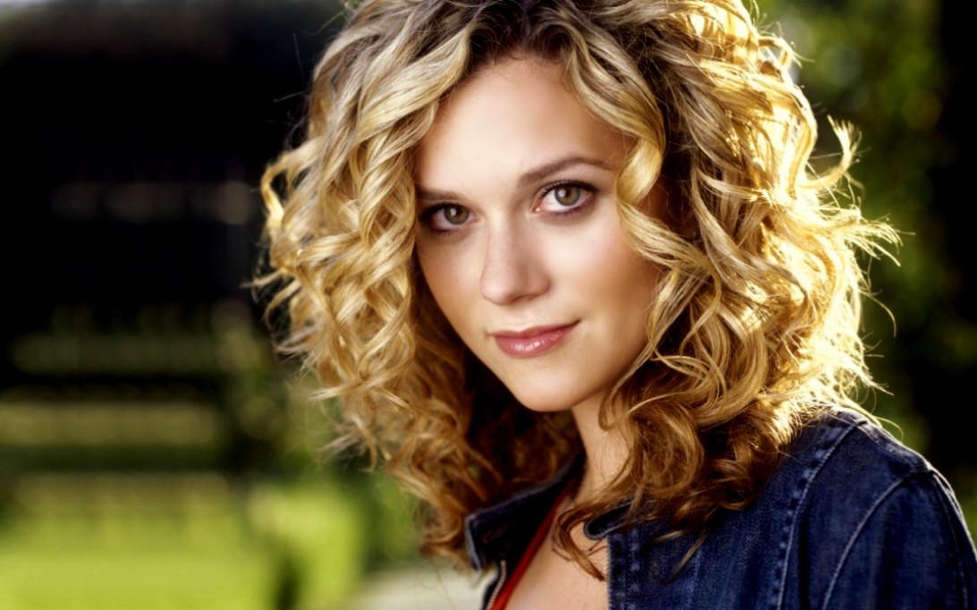 pictures-of-hilarie-burton