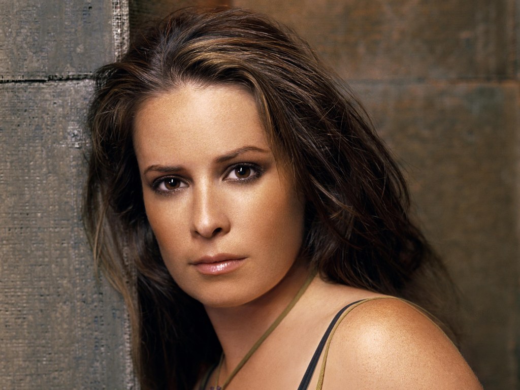 holly-marie-combs-hd-wallpaper