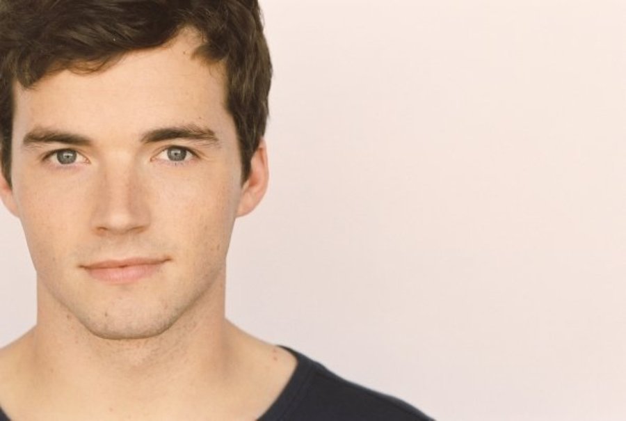 best-pictures-of-ian-harding