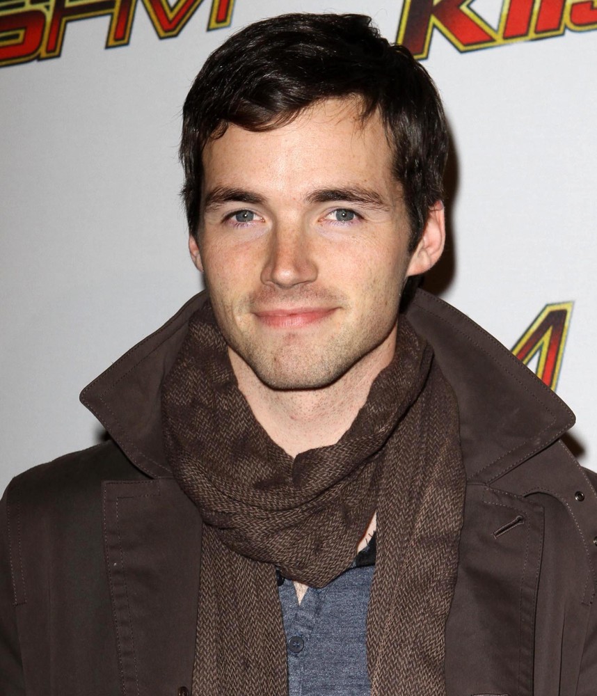 ian-harding-hd-wallpaper