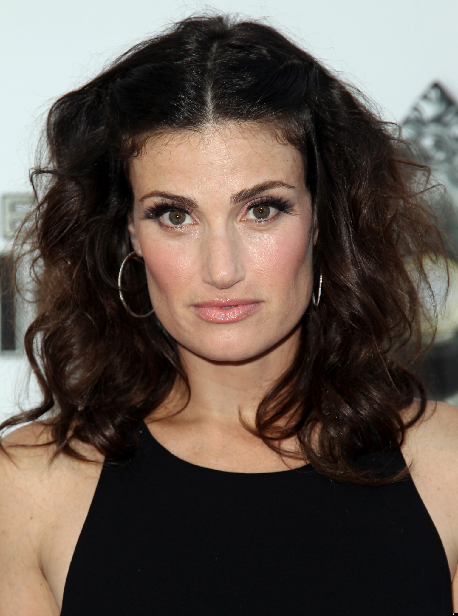 idina-menzel-hd-wallpaper