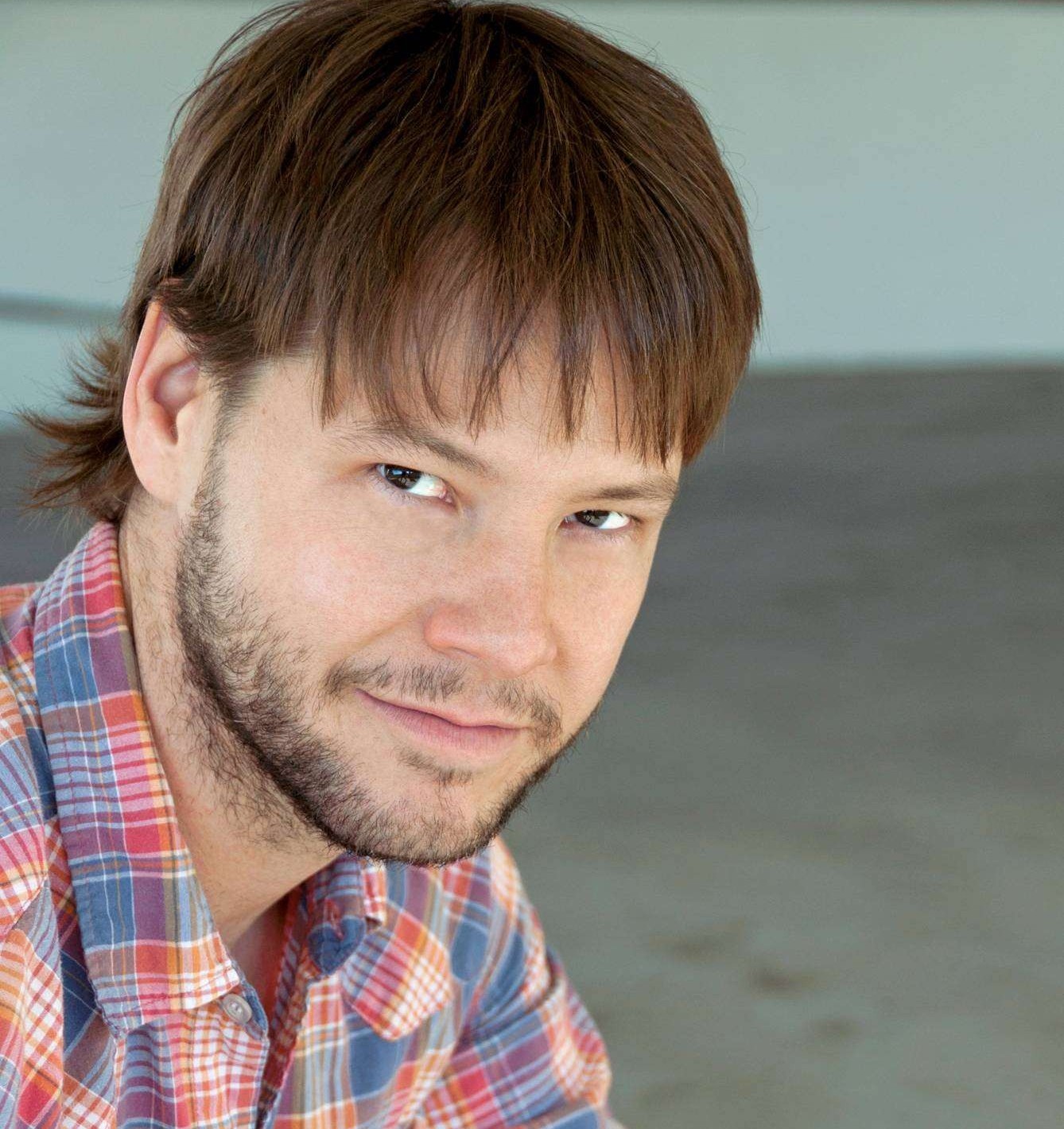 best-pictures-of-ike-barinholtz