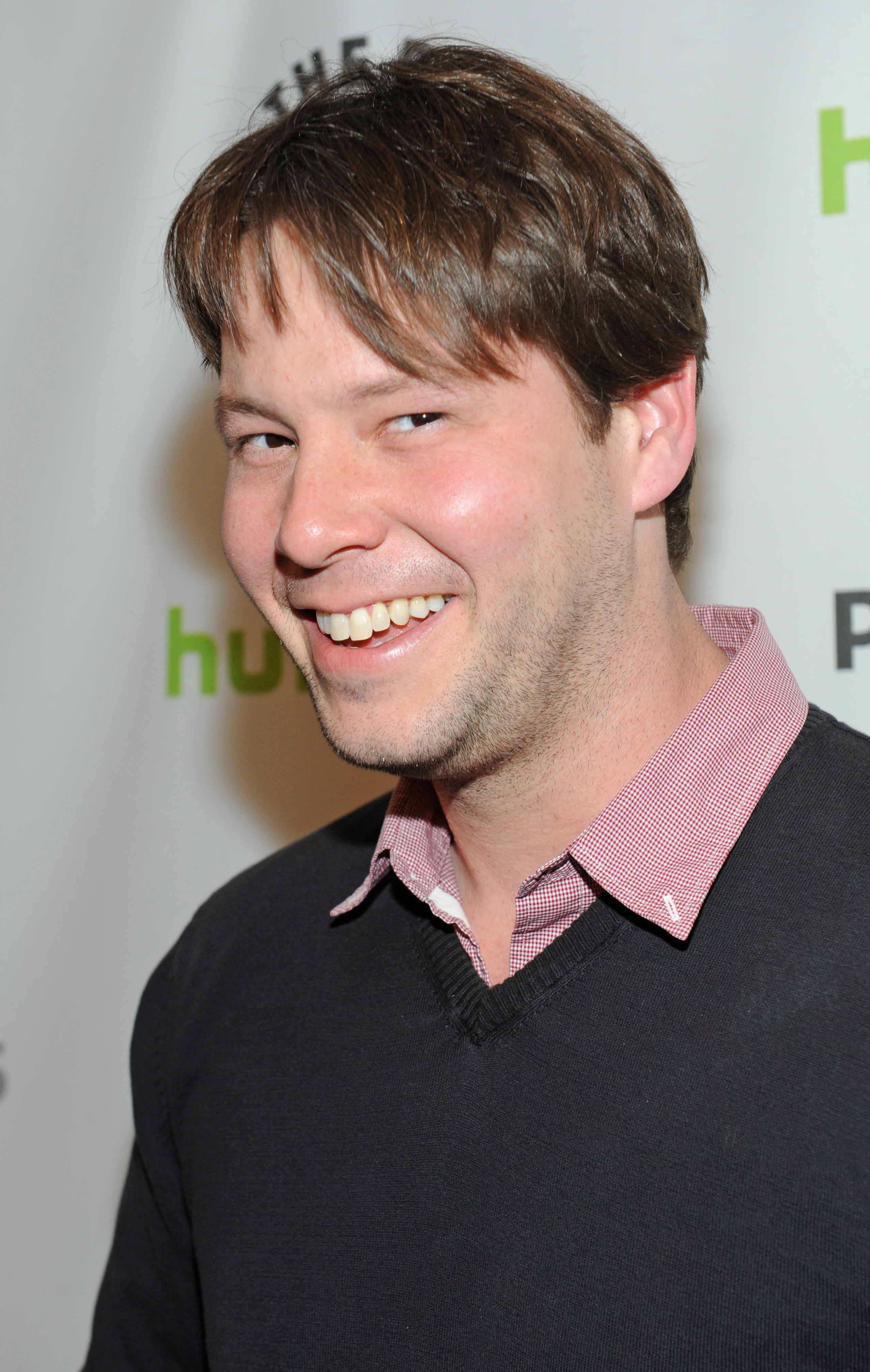 ike-barinholtz-2015