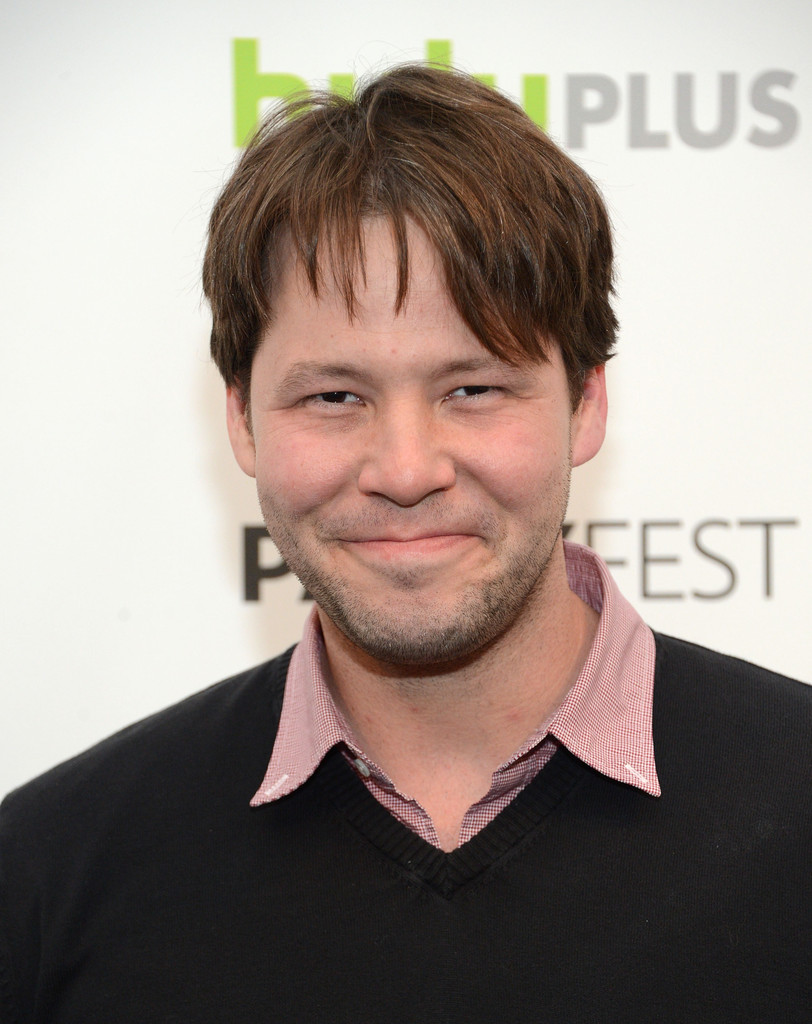 ike-barinholtz-2016