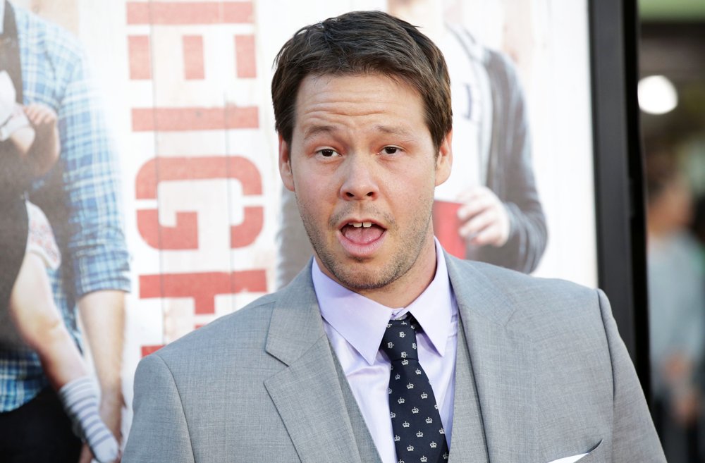 ike-barinholtz-images